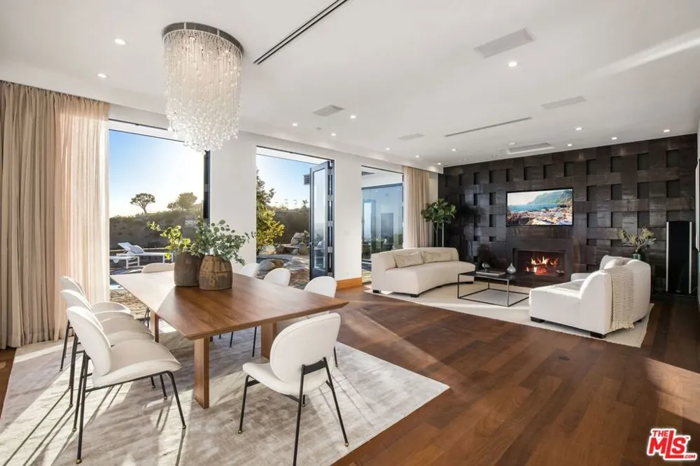 9302 Nightingale Drive Los Angeles, CA 90069