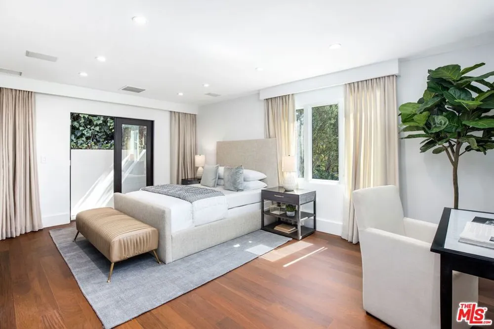 9302 Nightingale Drive Los Angeles, CA 90069