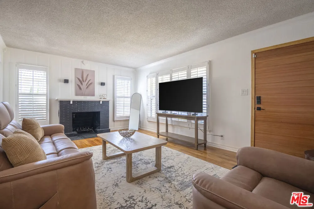 9410 S 4th Avenue Inglewood, CA 90305
