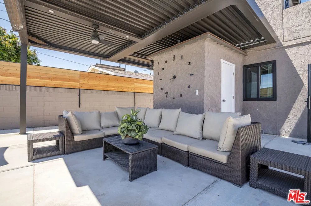 9410 S 4th Avenue Inglewood, CA 90305