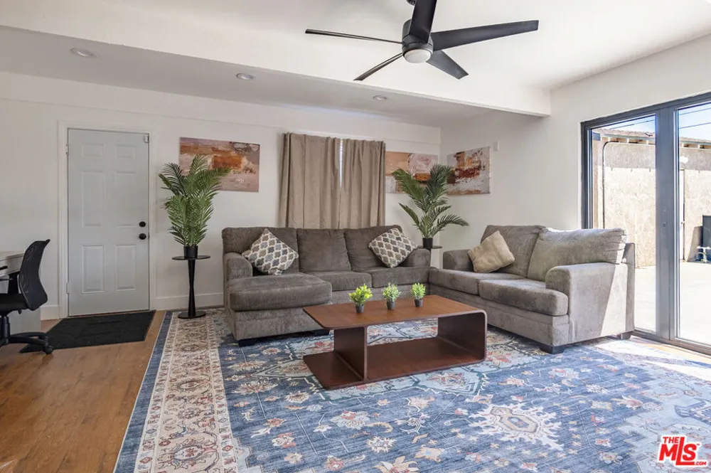 9410 S 4th Avenue Inglewood, CA 90305