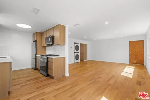 4442 Kingswell Avenue #6