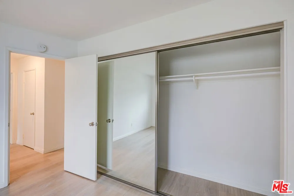 2020 Graham Avenue #206 Redondo Beach, CA 90278