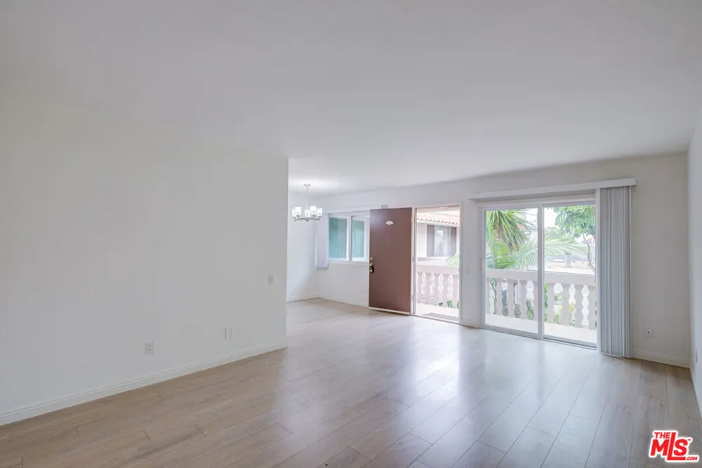 2020 Graham Avenue #206 Redondo Beach, CA 90278