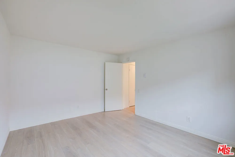 2020 Graham Avenue #206 Redondo Beach, CA 90278