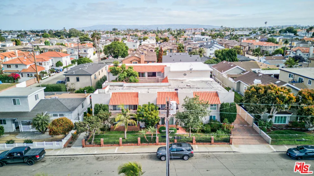2020 Graham Avenue #206 Redondo Beach, CA 90278