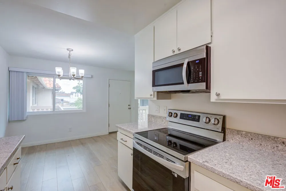 2020 Graham Avenue #206 Redondo Beach, CA 90278