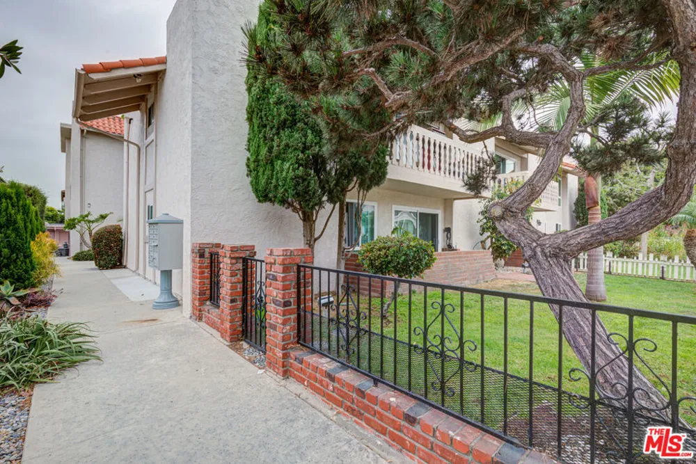 2020 Graham Avenue #206 Redondo Beach, CA 90278