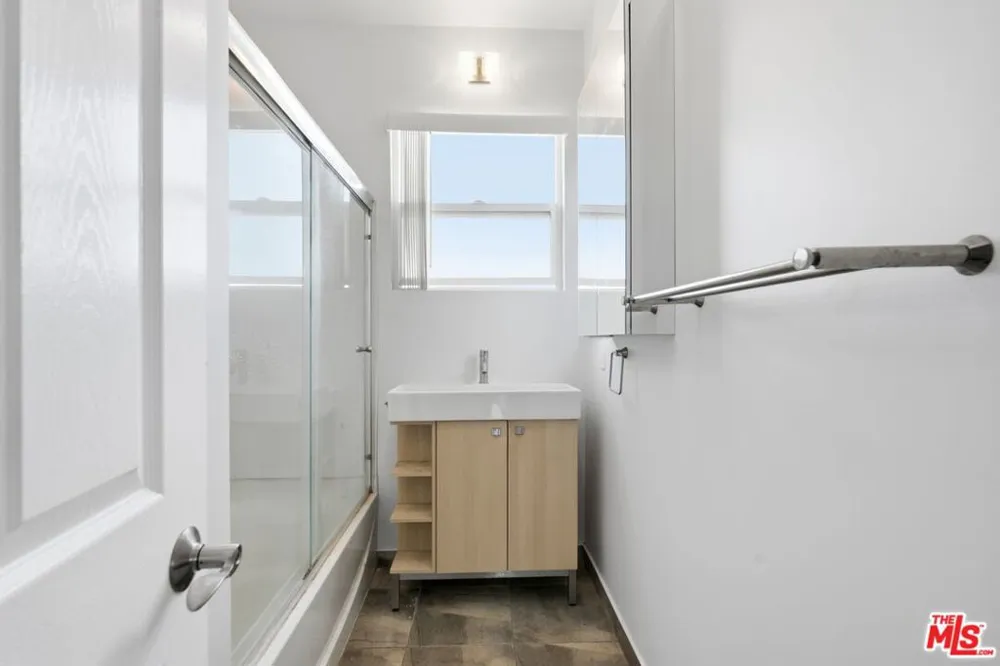 141 W Avenue 31 #1 Los Angeles, CA 90031