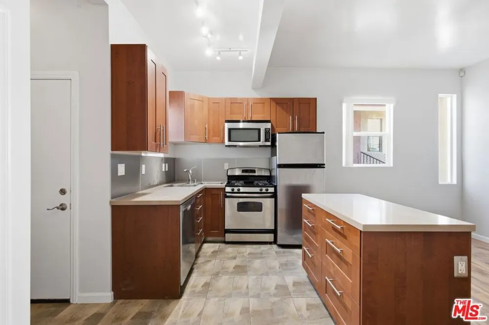 141 W Avenue 31 #1 Los Angeles, CA 90031
