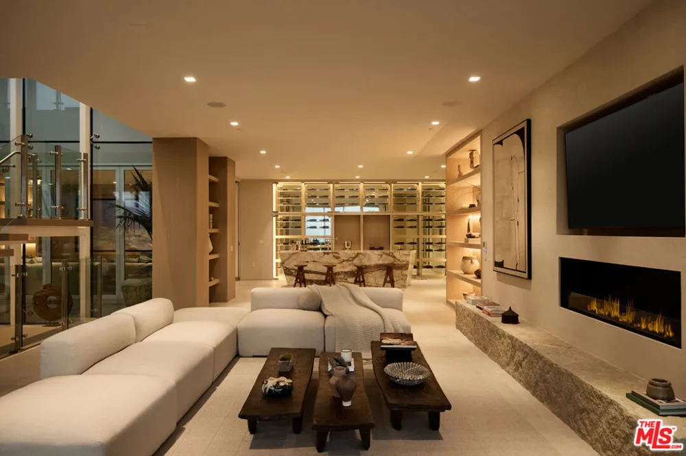 1615 Blue Jay Way West Hollywood, CA 90069