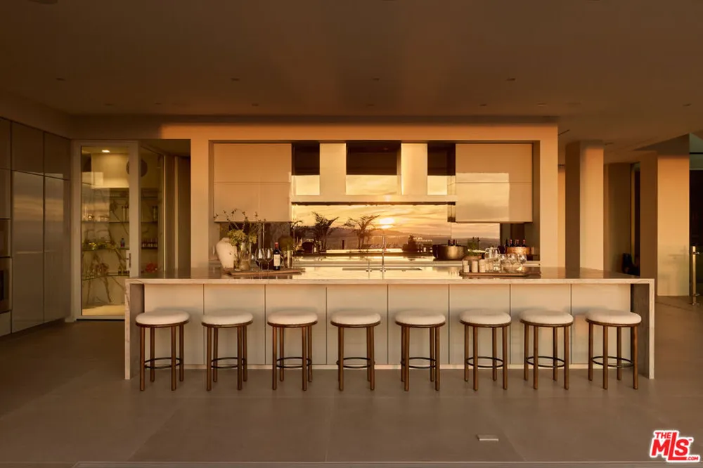 1615 Blue Jay Way West Hollywood, CA 90069