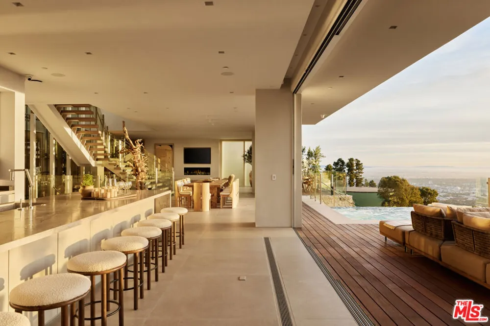 1615 Blue Jay Way West Hollywood, CA 90069