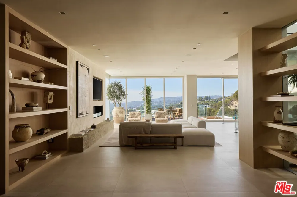 1615 Blue Jay Way West Hollywood, CA 90069