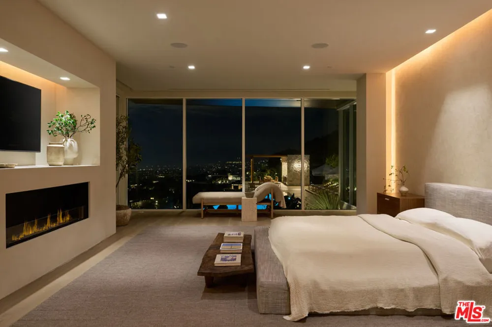 1615 Blue Jay Way West Hollywood, CA 90069