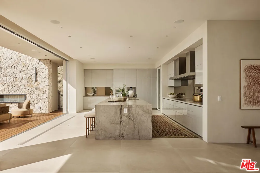 1615 Blue Jay Way West Hollywood, CA 90069