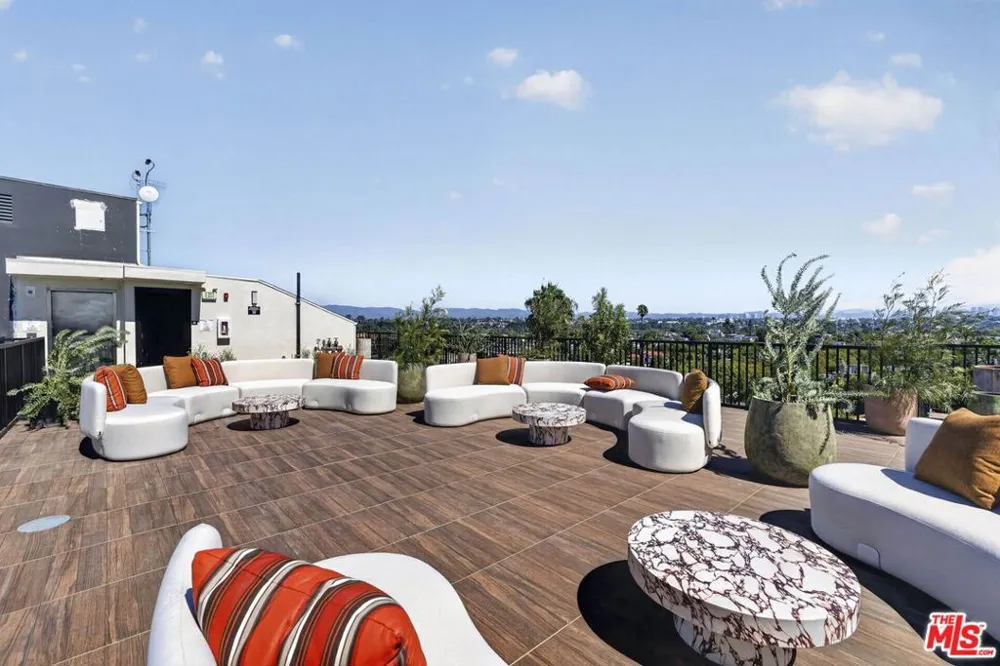 1808 Lincoln Boulevard #305 Venice, CA 90291