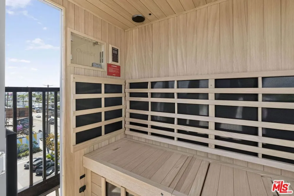 1808 Lincoln Boulevard #305 Venice, CA 90291