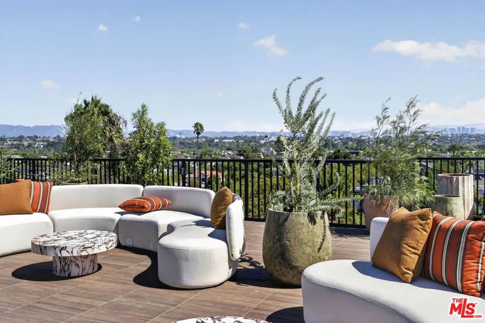 1808 Lincoln Boulevard #305 Venice, CA 90291