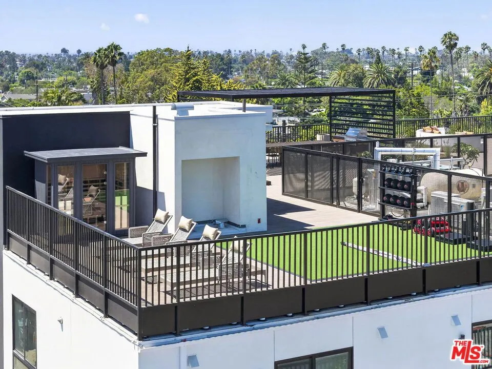 1808 Lincoln Boulevard #305 Venice, CA 90291