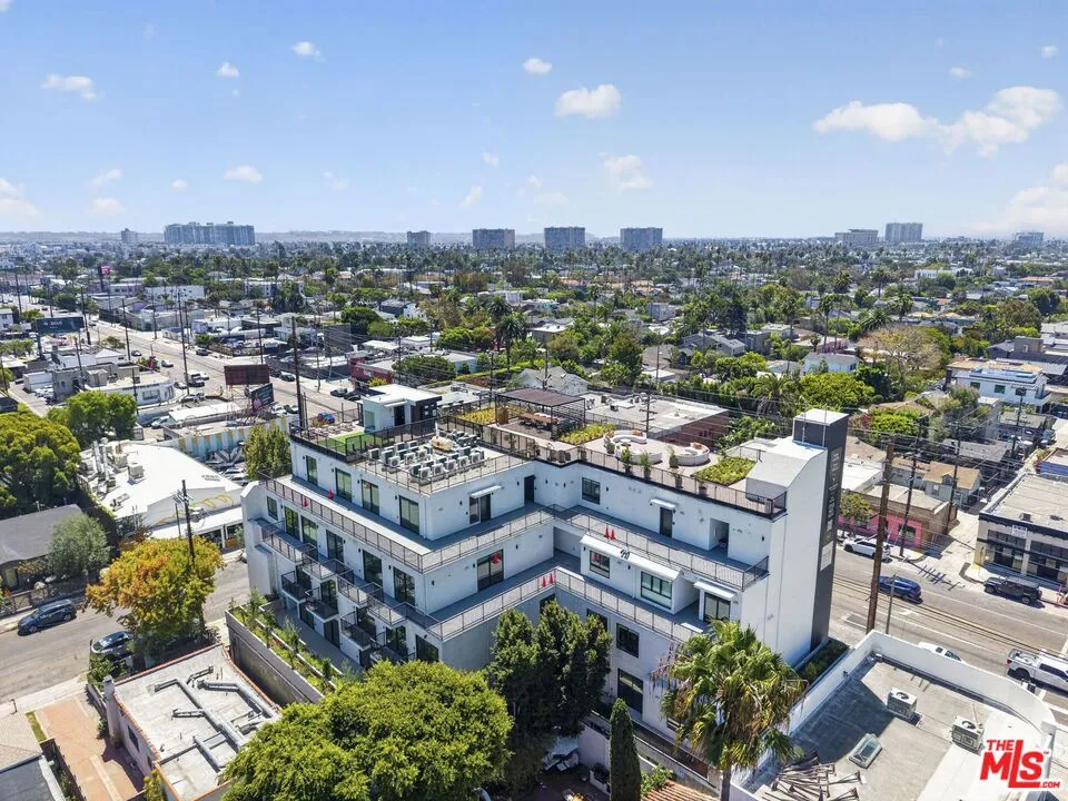 1808 Lincoln Boulevard #305 Venice, CA 90291