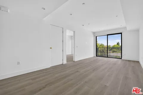 1808 Lincoln Boulevard #305
