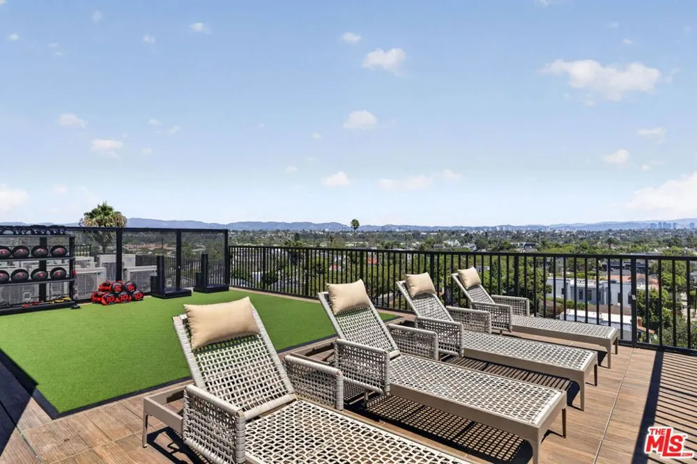 1808 Lincoln Boulevard #305 Venice, CA 90291