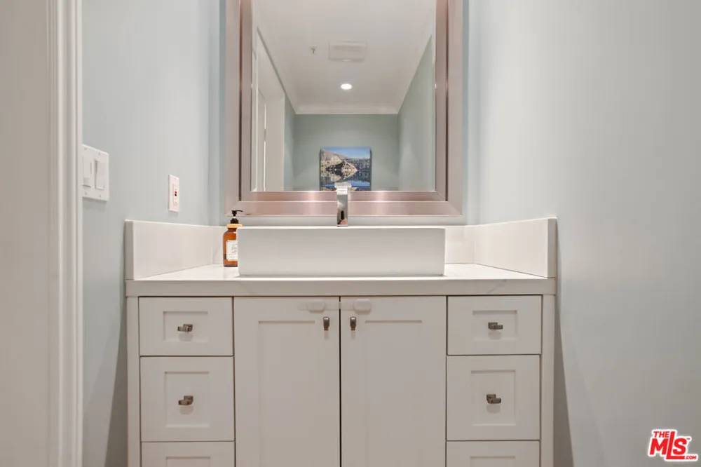 1426 Laurel Avenue #110 West Hollywood, CA 90046