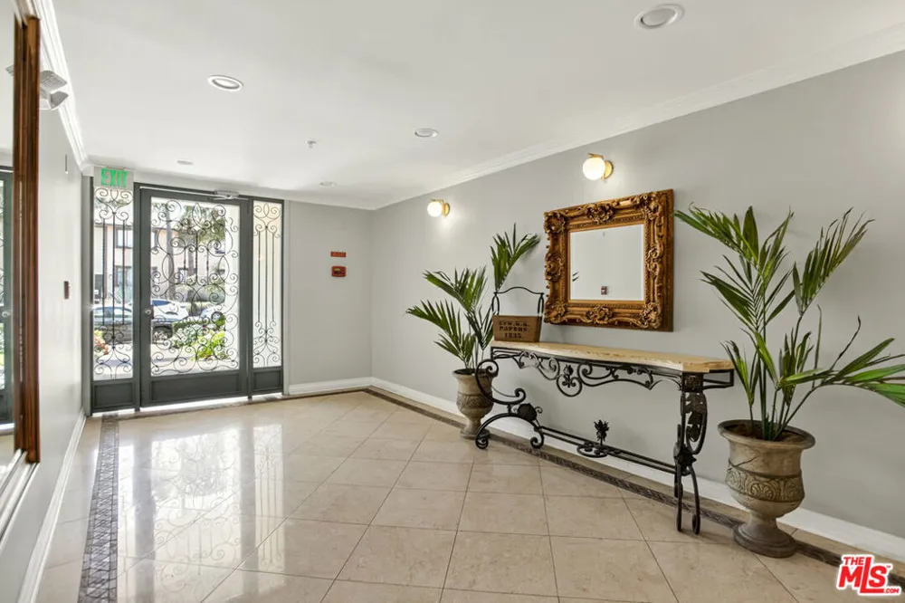 1426 Laurel Avenue #110 West Hollywood, CA 90046