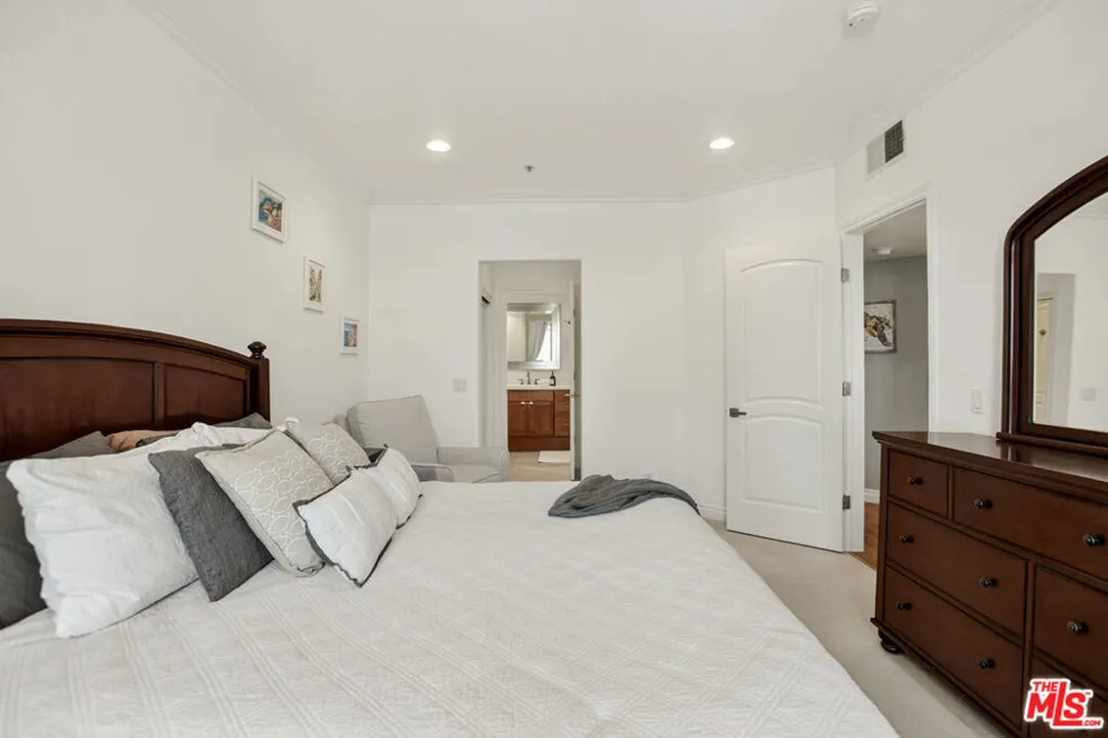 1426 Laurel Avenue #110 West Hollywood, CA 90046