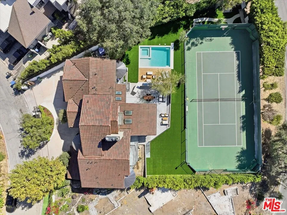 1027 Ravoli Drive Los Angeles, CA 90272