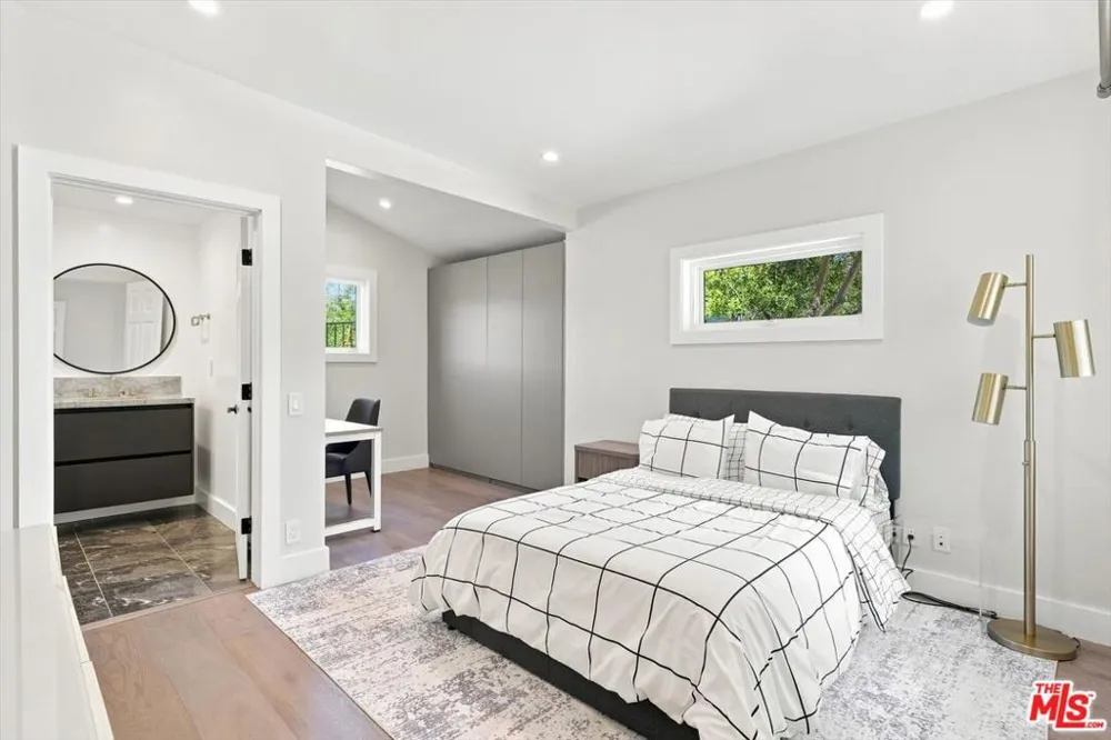 1027 Ravoli Drive Los Angeles, CA 90272