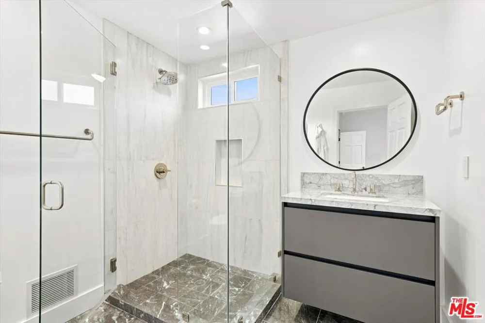 1027 Ravoli Drive Los Angeles, CA 90272