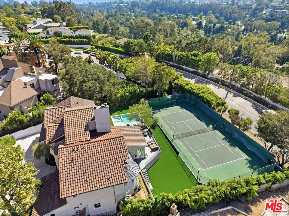 1027 Ravoli Drive Los Angeles, CA 90272