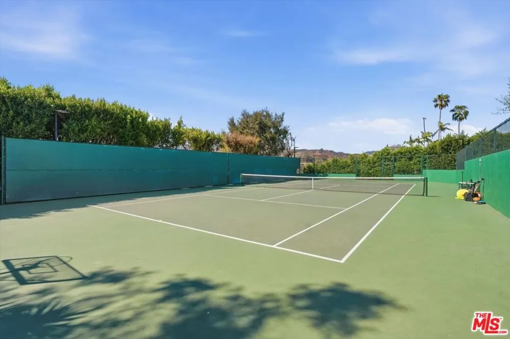 1027 Ravoli Drive Los Angeles, CA 90272