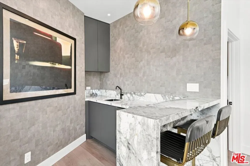 1027 Ravoli Drive Los Angeles, CA 90272