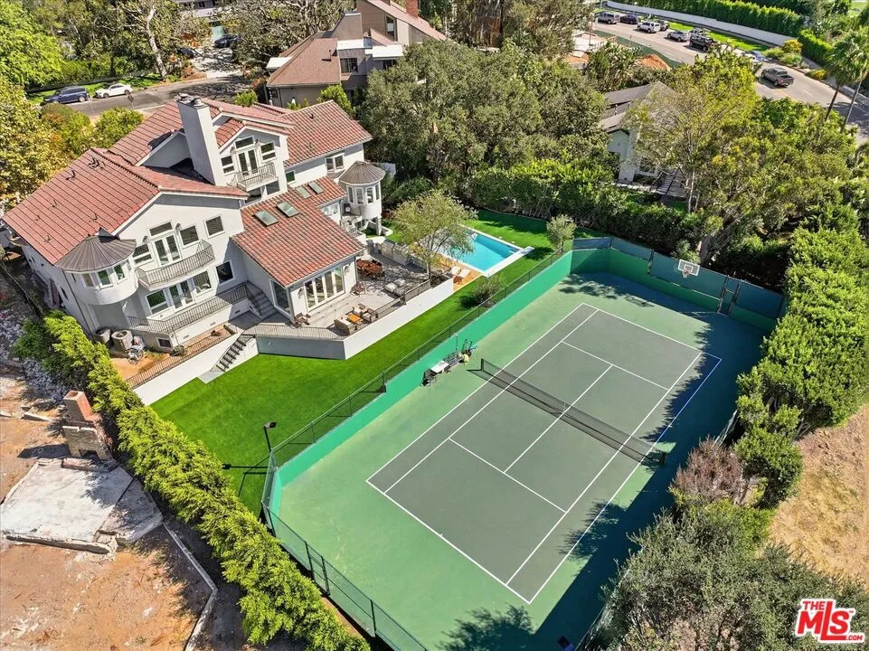 1027 Ravoli Drive Los Angeles, CA 90272