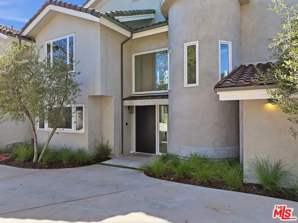 1027 Ravoli Drive Los Angeles, CA 90272