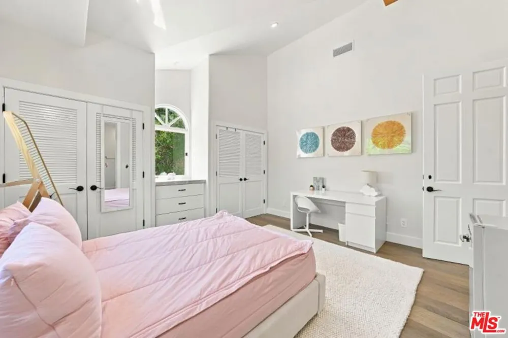 1027 Ravoli Drive Los Angeles, CA 90272