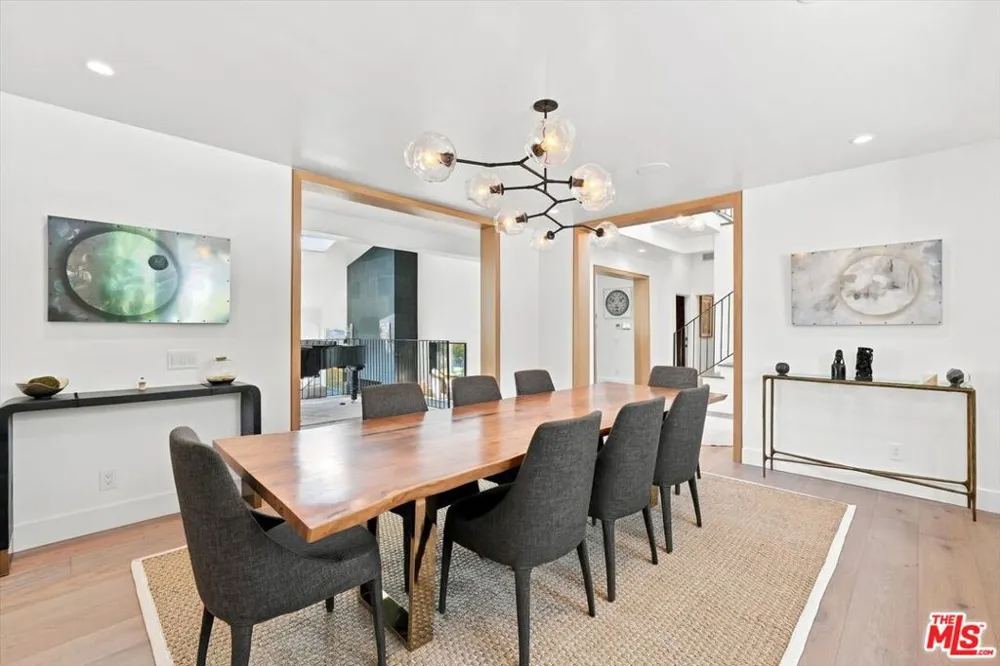 1027 Ravoli Drive Los Angeles, CA 90272
