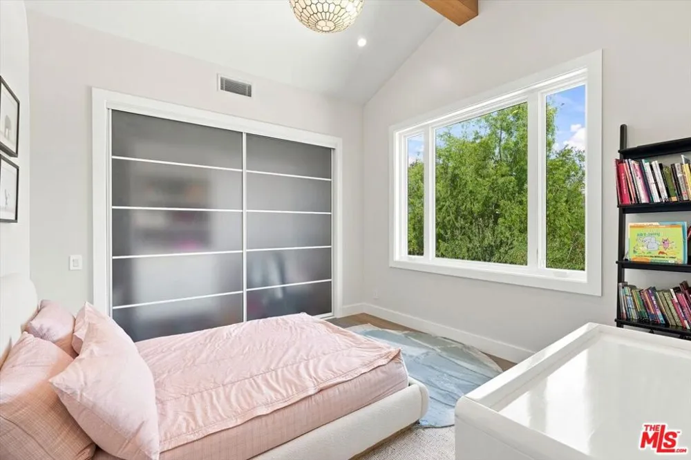 1027 Ravoli Drive Los Angeles, CA 90272