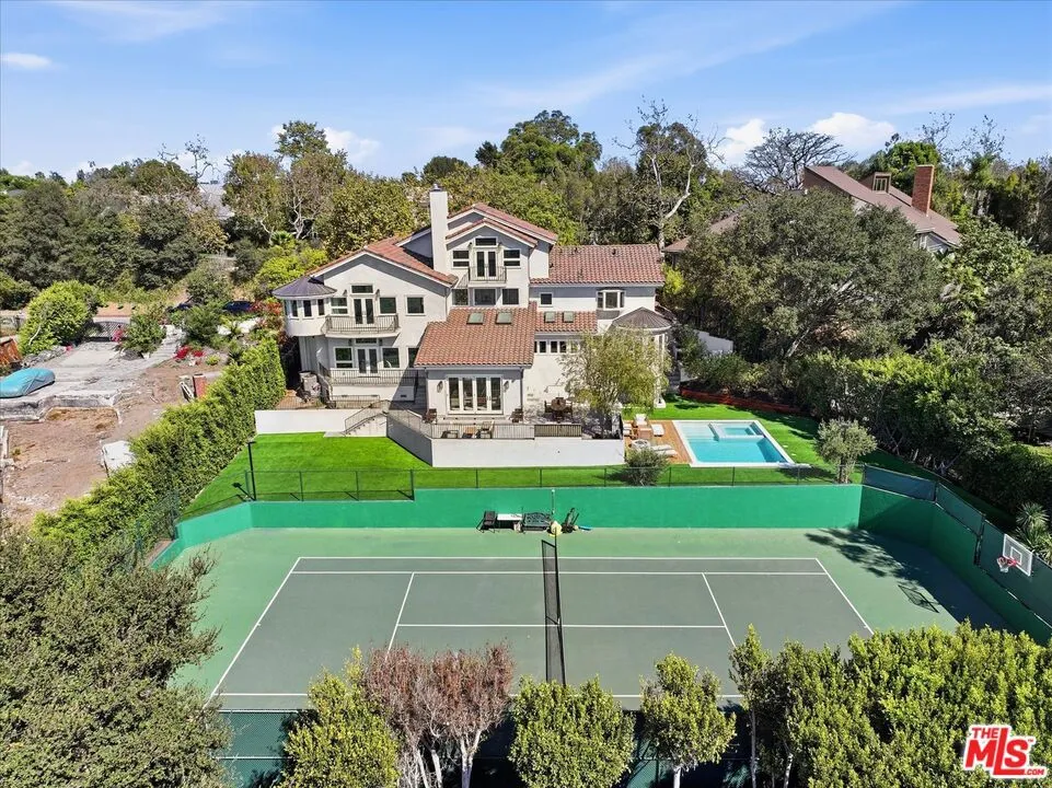1027 Ravoli Drive Los Angeles, CA 90272