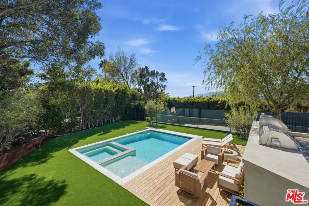 1027 Ravoli Drive Los Angeles, CA 90272