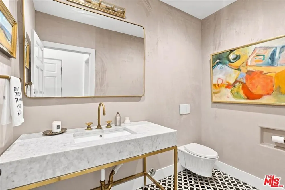 1027 Ravoli Drive Los Angeles, CA 90272