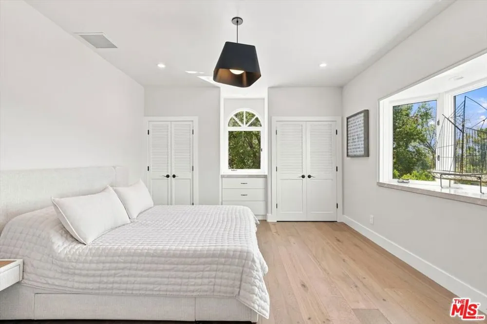 1027 Ravoli Drive Los Angeles, CA 90272
