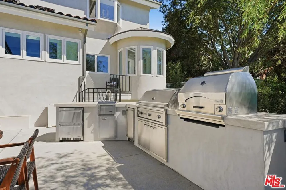 1027 Ravoli Drive Los Angeles, CA 90272
