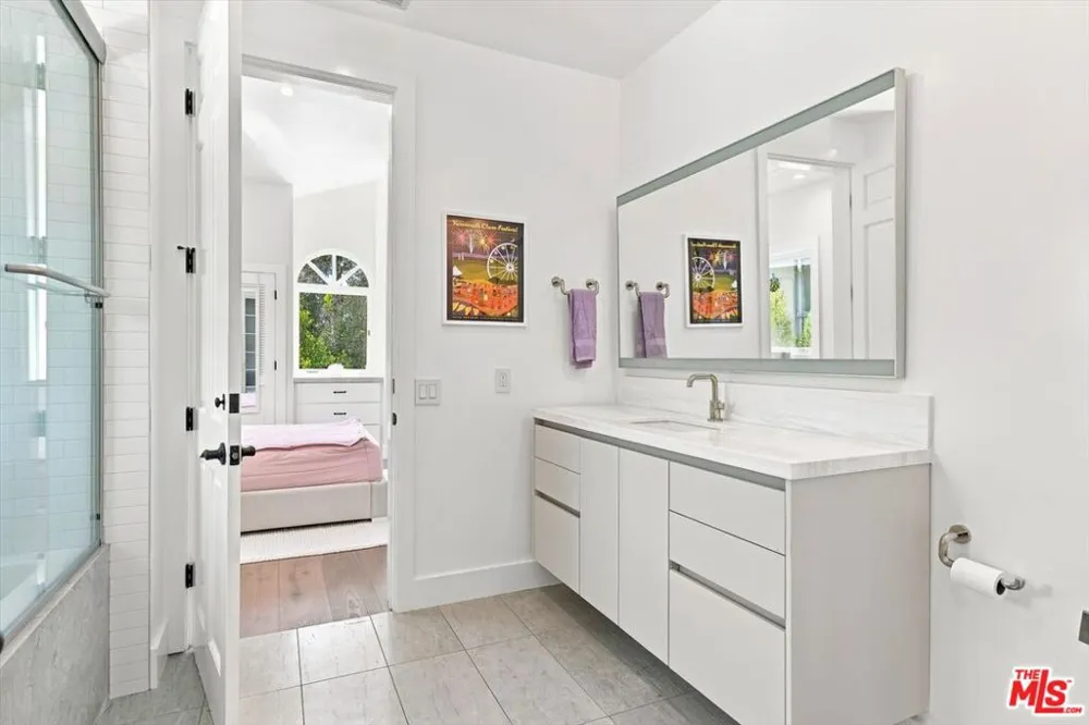 1027 Ravoli Drive Los Angeles, CA 90272