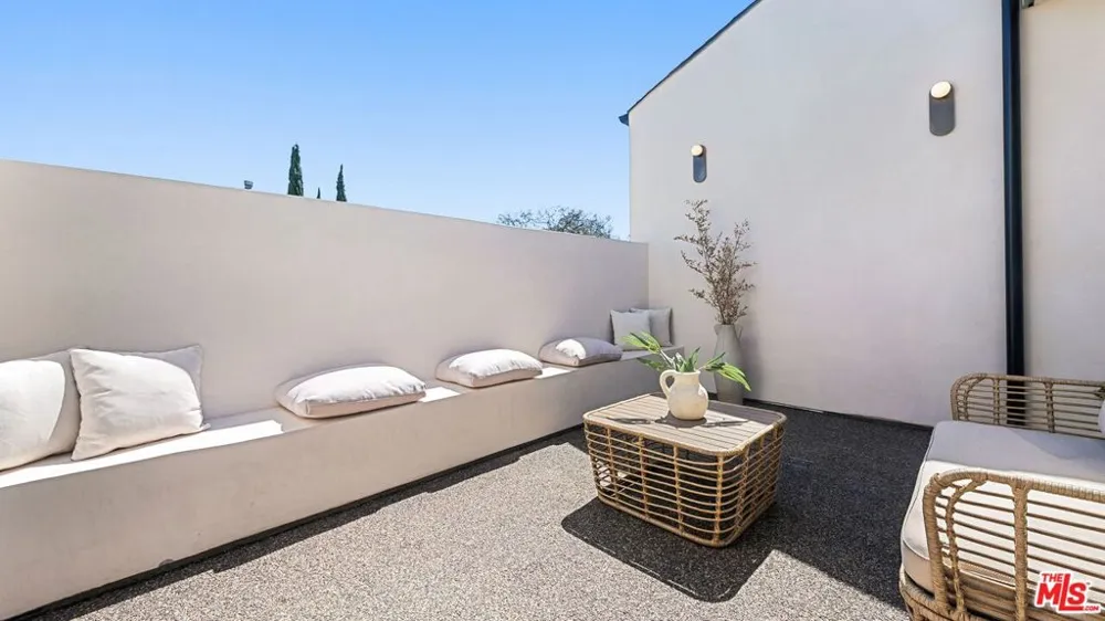 1926 Thayer Avenue Los Angeles, CA 90025