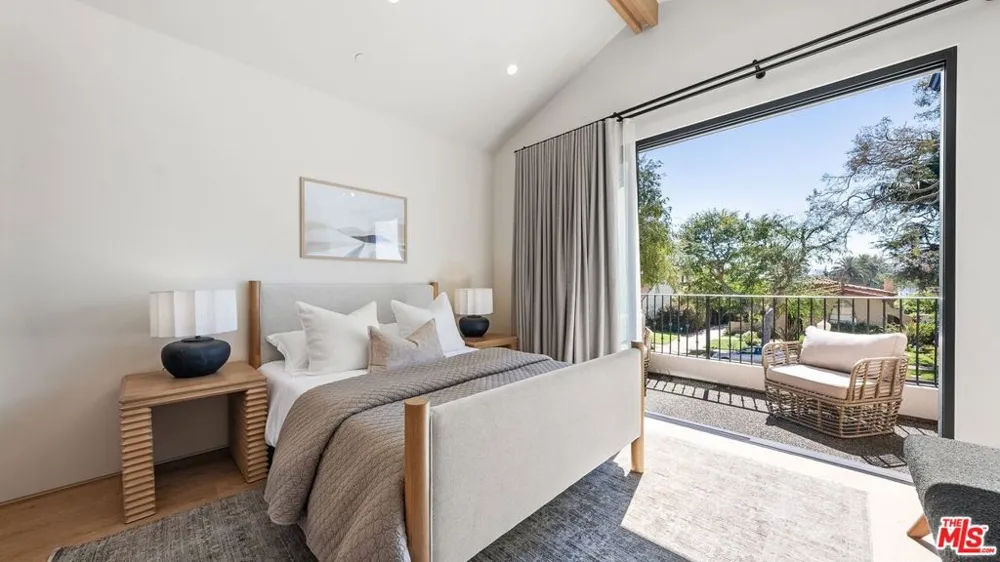 1926 Thayer Avenue Los Angeles, CA 90025
