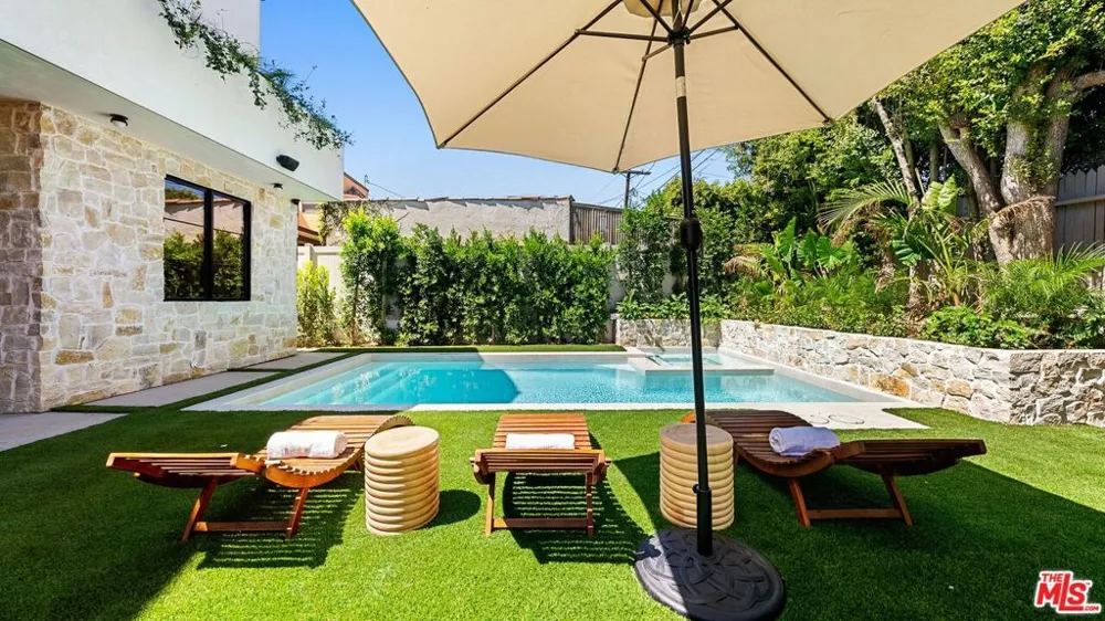 1926 Thayer Avenue Los Angeles, CA 90025